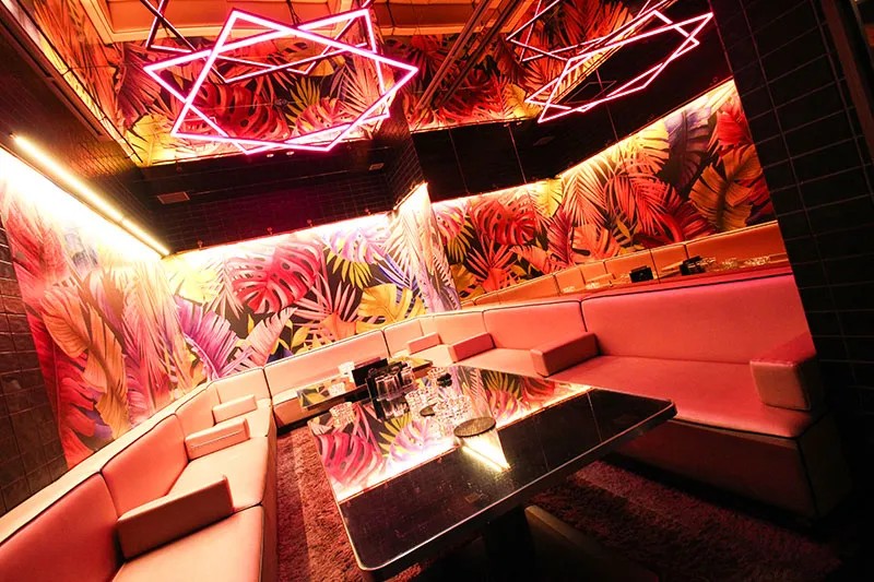 VIP ROOM 1